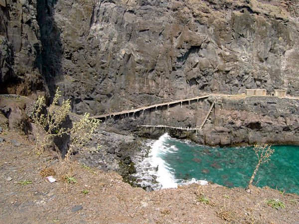 Küstenweg bei São Jorge zur ehemaligen Bootsanlgestelle