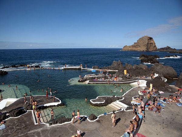 Naturschwimmbecken in Porto Moniz