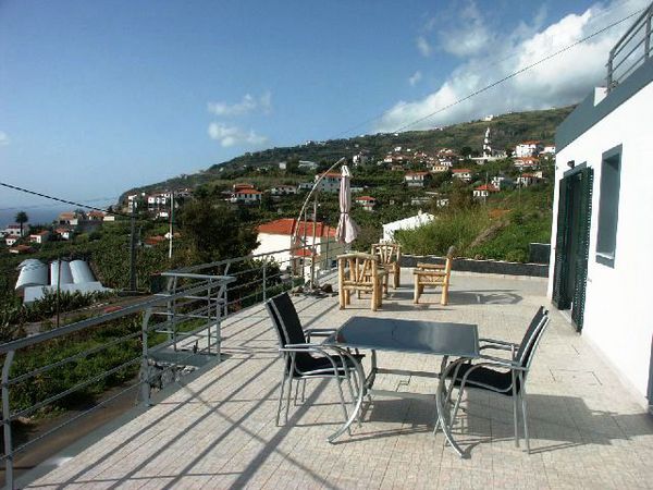 Grosse Terrasse mit herrlichen Ausblicken