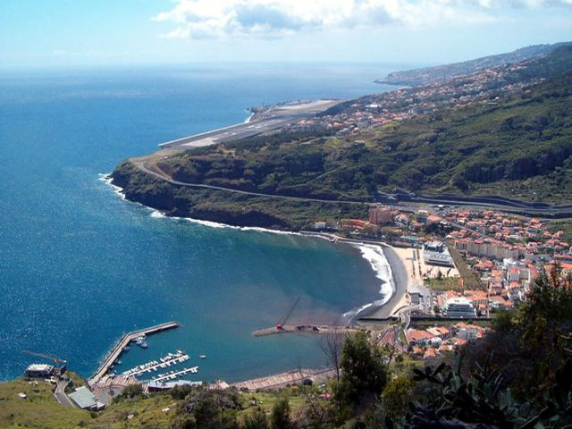 Blick vom Pico do Facho auf die Bucht Machico